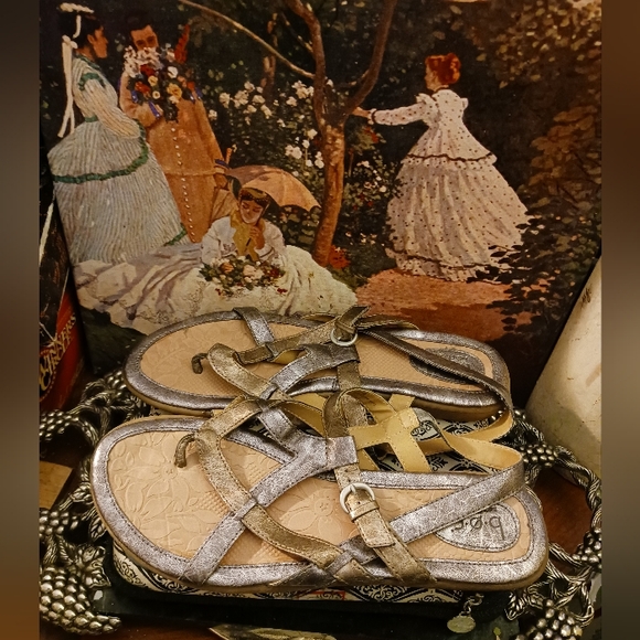 👡Boc Born Concept Lady Size 11 Bronze Silver Ankle Strap Flat Gladiator Sandal - Picture 8 of 11